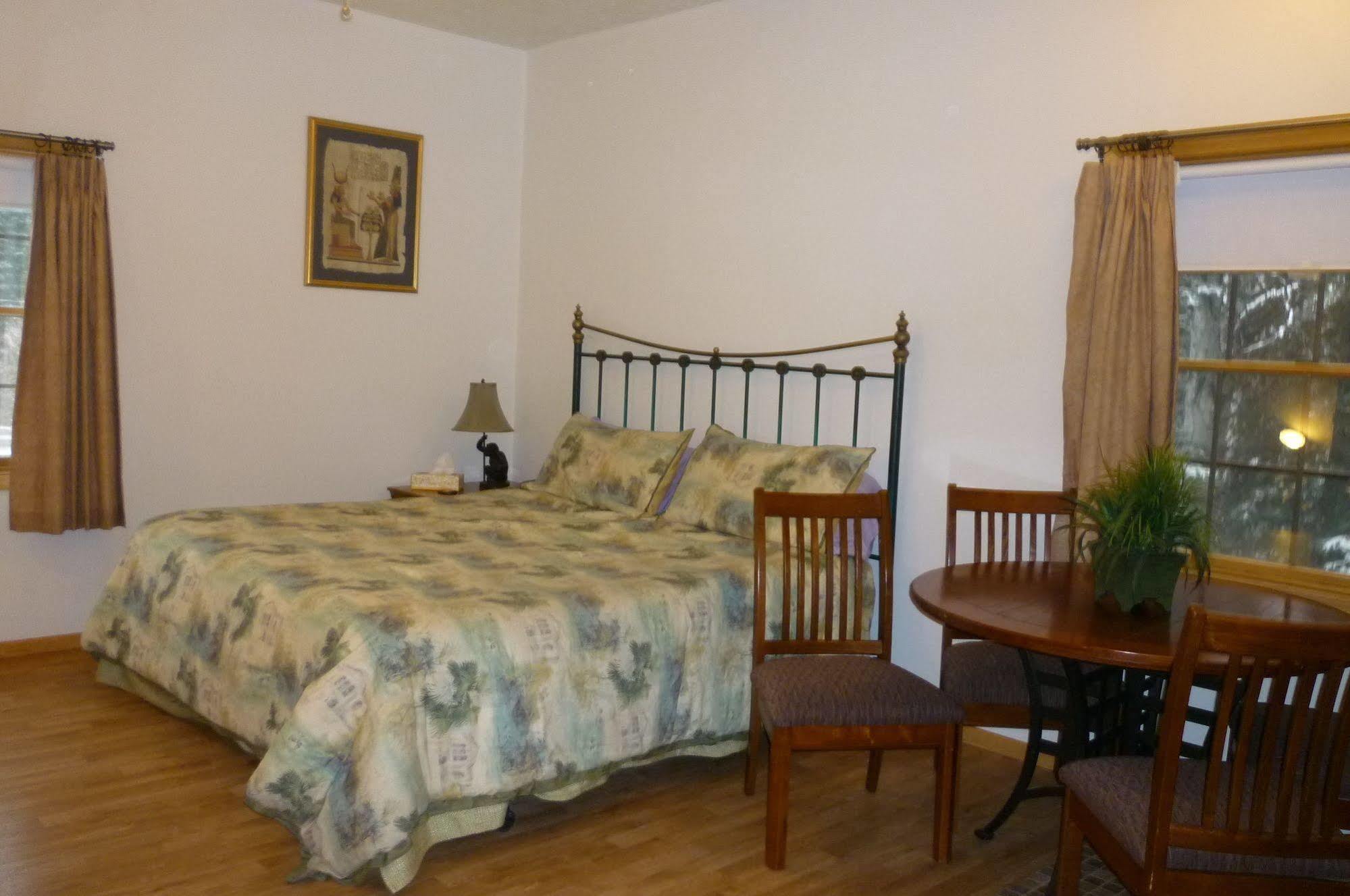 7 Gables Inn & Suites Fairbanks Ngoại thất bức ảnh